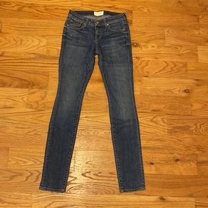 $10 CLEARANCE - Aritzia The Castings Skinny Jeans